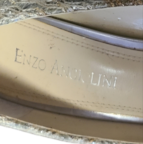 Enzo Angiolini Maiven silver Peep Toe Pump size 6.5 embellished - Picture 11 of 11